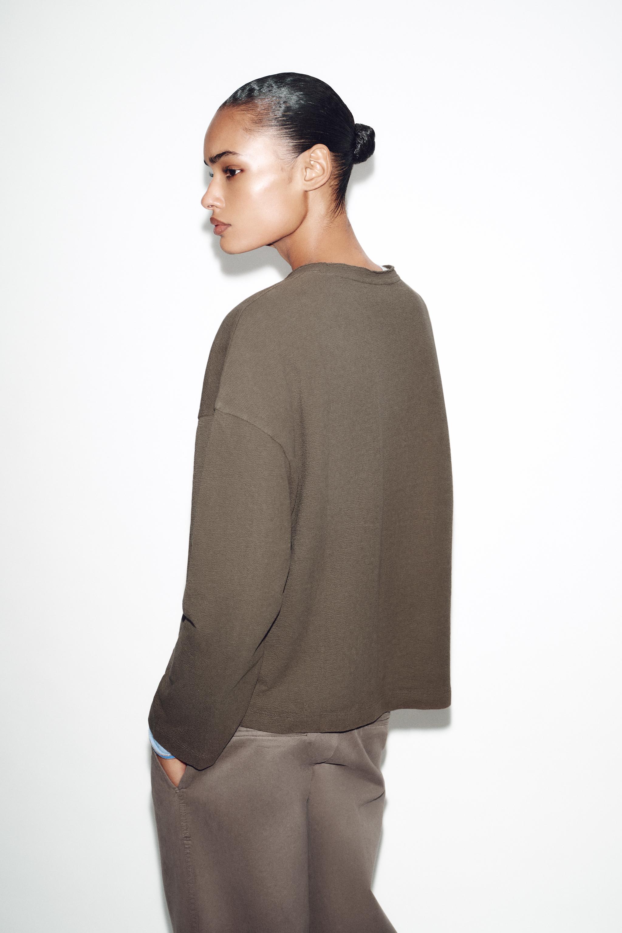 TEXTURED LONG SLEEVE T-SHIRT